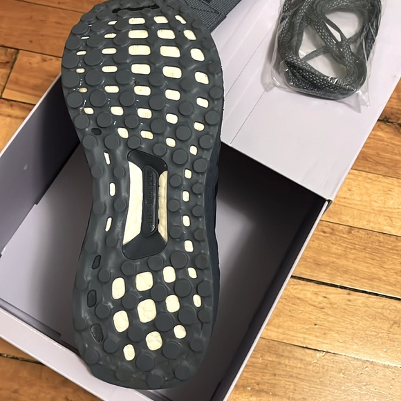 Adidas Ivy Park x UltraBoost OG Rodeo - Night Marine - Picture 5 of 6